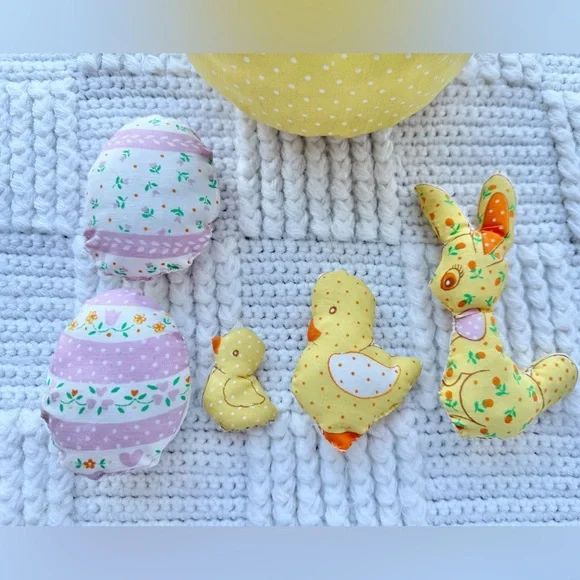 Vintage Handmade Fabric Plush Easter Basket with Bunny, chick and eggs - Picture 10 of 15